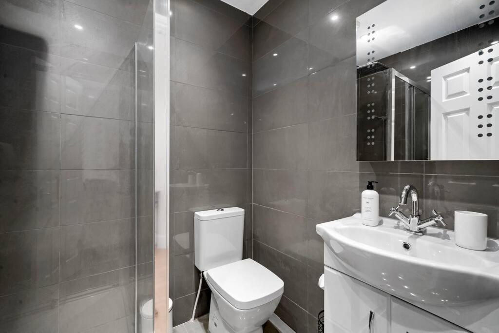 The Chaucer Suite - Exceptionally Stylish - Sleeps 4 Canterbury Esterno foto